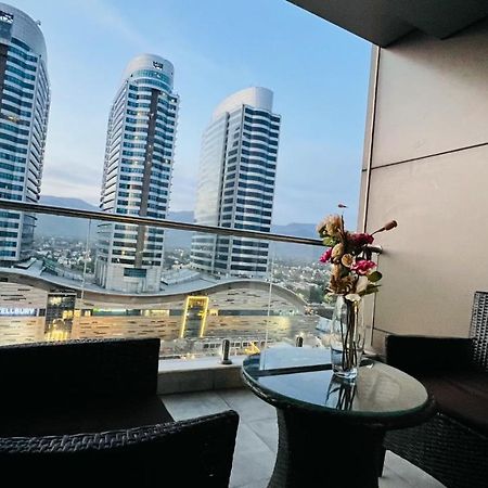 Ferienwohnung Sky Heights Luxury Apart Facing Centaurus Islamabad Exterior foto
