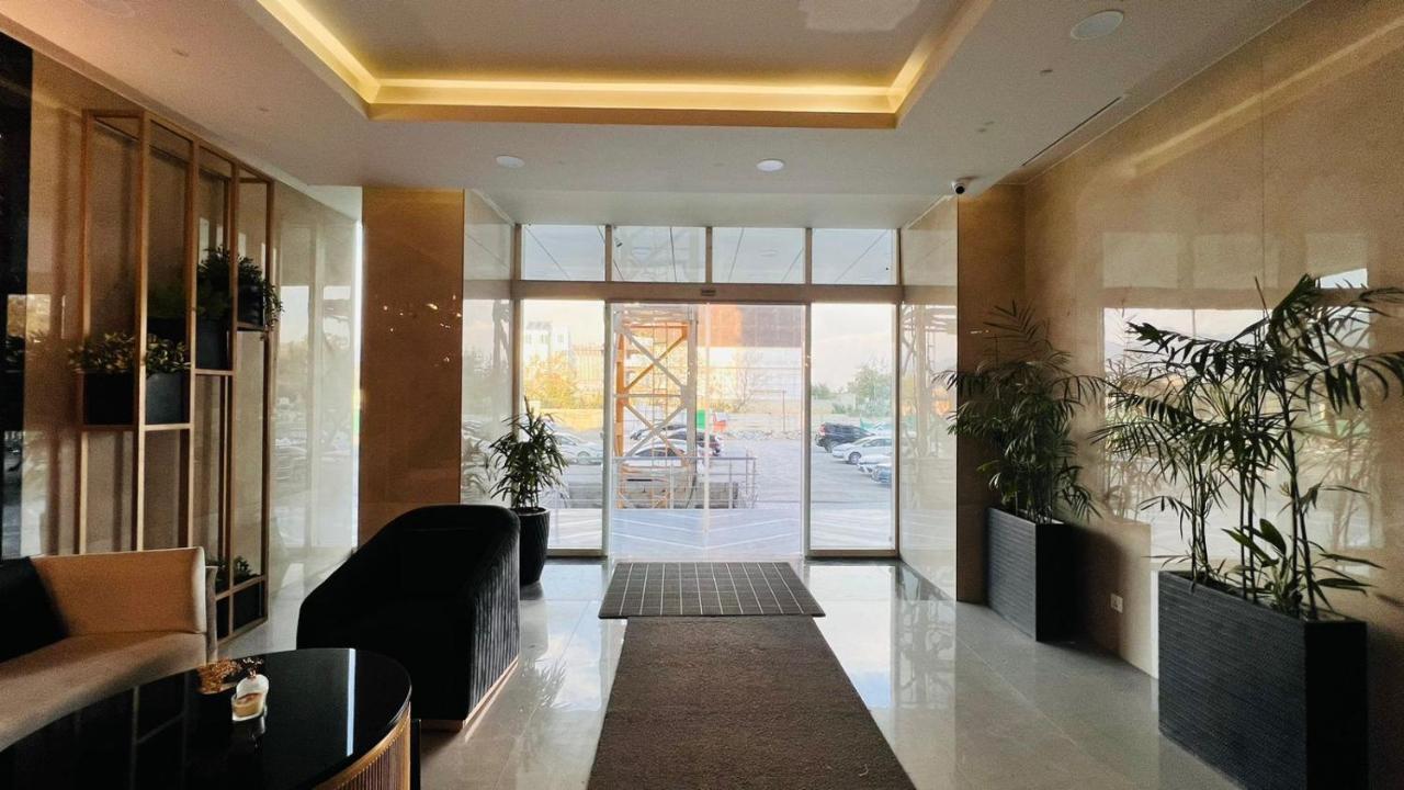 Ferienwohnung Sky Heights Luxury Apart Facing Centaurus Islamabad Exterior foto