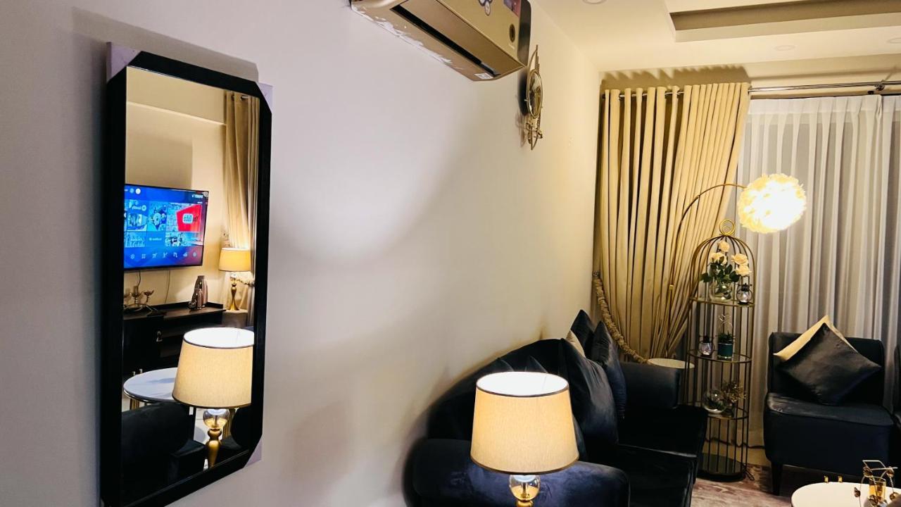 Ferienwohnung Sky Heights Luxury Apart Facing Centaurus Islamabad Exterior foto
