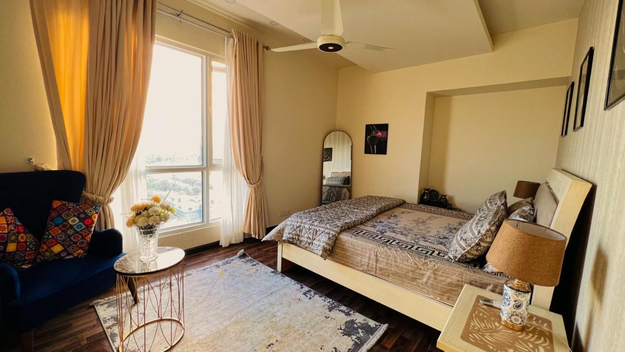 Ferienwohnung Sky Heights Luxury Apart Facing Centaurus Islamabad Exterior foto