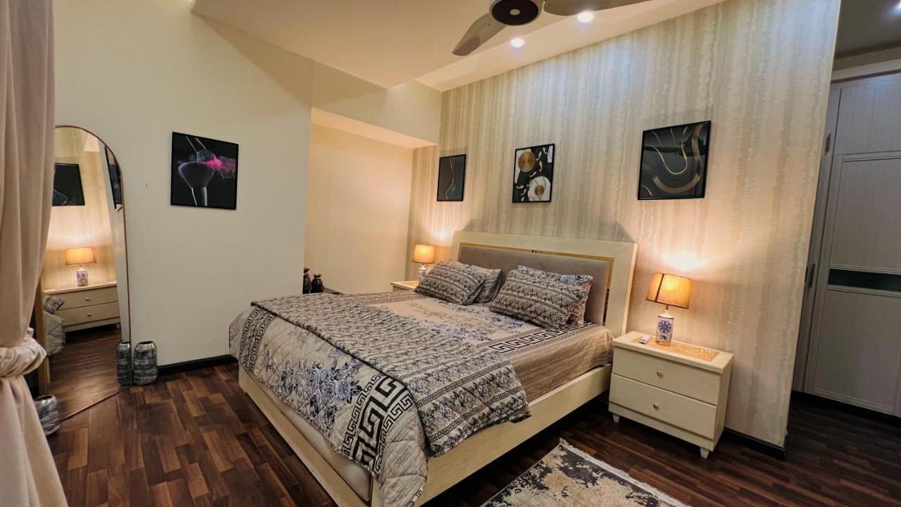 Ferienwohnung Sky Heights Luxury Apart Facing Centaurus Islamabad Exterior foto