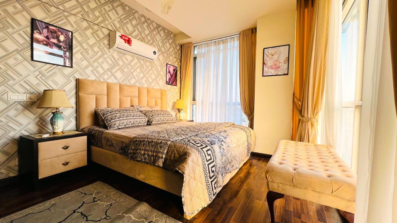 Ferienwohnung Sky Heights Luxury Apart Facing Centaurus Islamabad Exterior foto