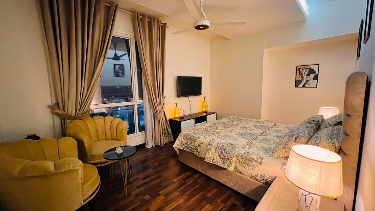 Ferienwohnung Sky Heights Luxury Apart Facing Centaurus Islamabad Exterior foto