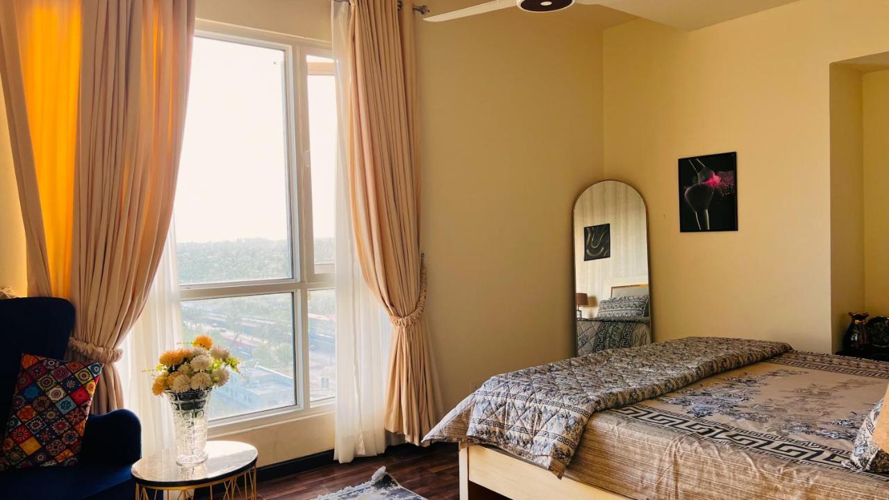 Ferienwohnung Sky Heights Luxury Apart Facing Centaurus Islamabad Exterior foto