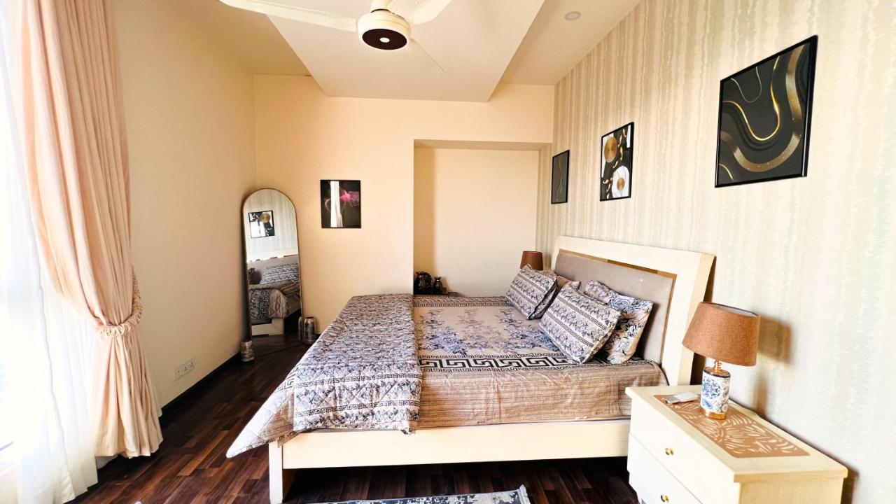 Ferienwohnung Sky Heights Luxury Apart Facing Centaurus Islamabad Exterior foto