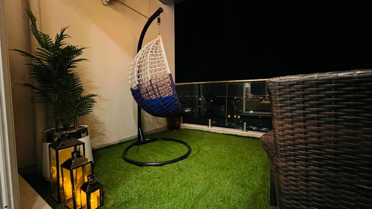 Ferienwohnung Sky Heights Luxury Apart Facing Centaurus Islamabad Exterior foto