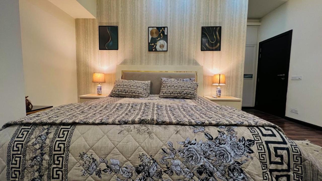 Ferienwohnung Sky Heights Luxury Apart Facing Centaurus Islamabad Exterior foto