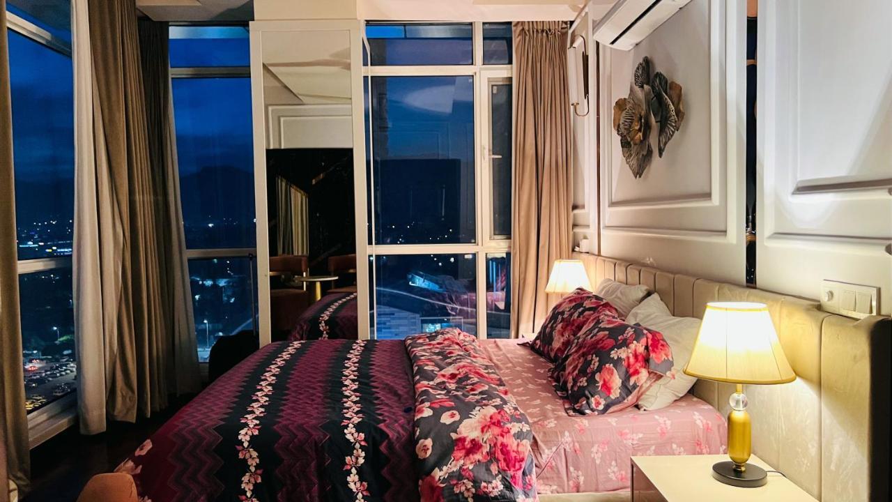 Ferienwohnung Sky Heights Luxury Apart Facing Centaurus Islamabad Exterior foto